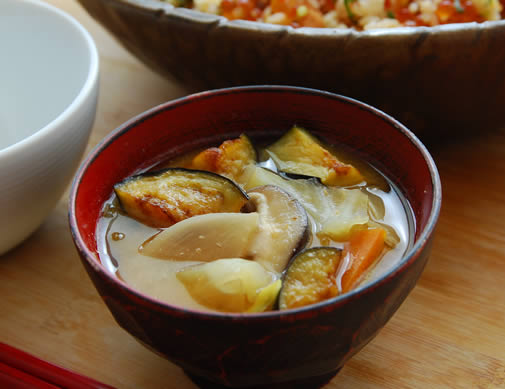 揚げ茄子と野菜の味噌汁